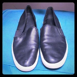 Vince black leather slip on sneakers